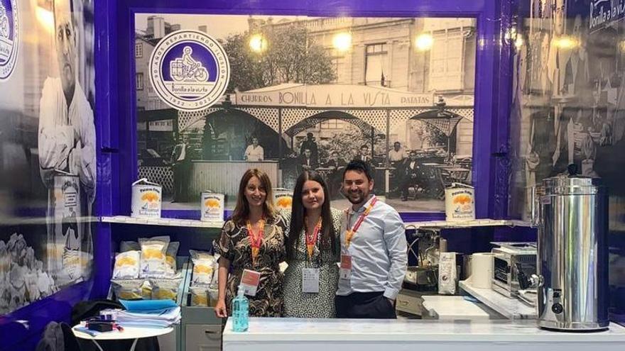 Bonilla a la Vista presenta sus patatas fritas en una feria gastronómica en París