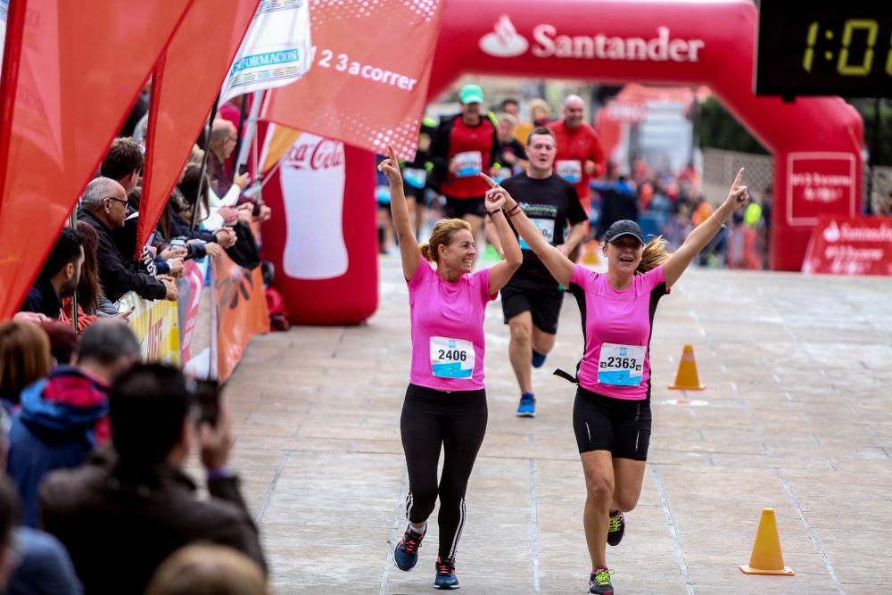 Los veteranos atletas triunfan en la prueba de Benidorm que reunió a más de 2.500 deportistas.