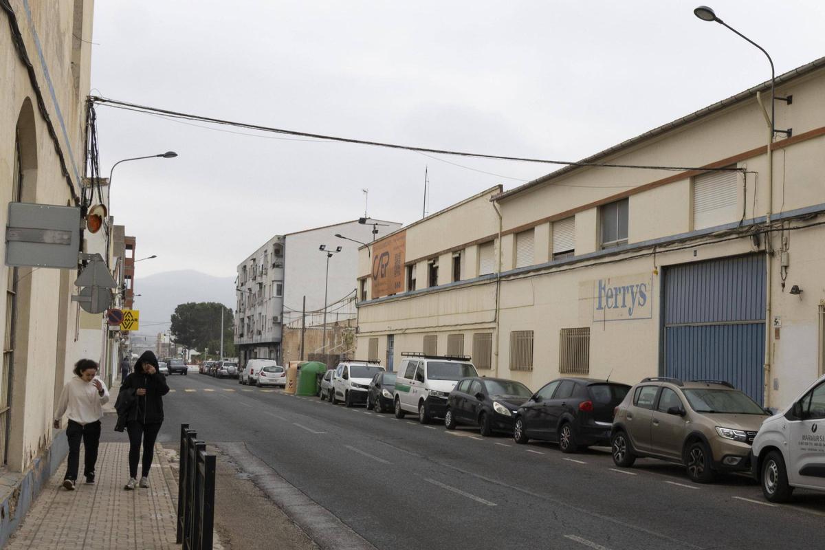 La histórica fábrica de Ferrys, en la Avenida Corts Valencianes de Canals.