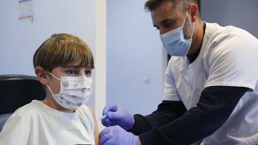 Campaña de vacunación sin cita contra la meningitis esta semana en Córdoba para nacidos en 2010