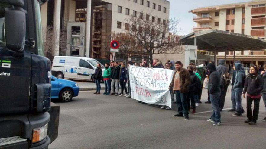 La SEPC ha cortado el tráfico durante unos minutos.