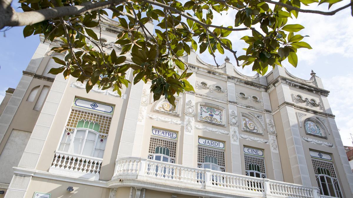 Façana del Teatre Municipal El Jardí