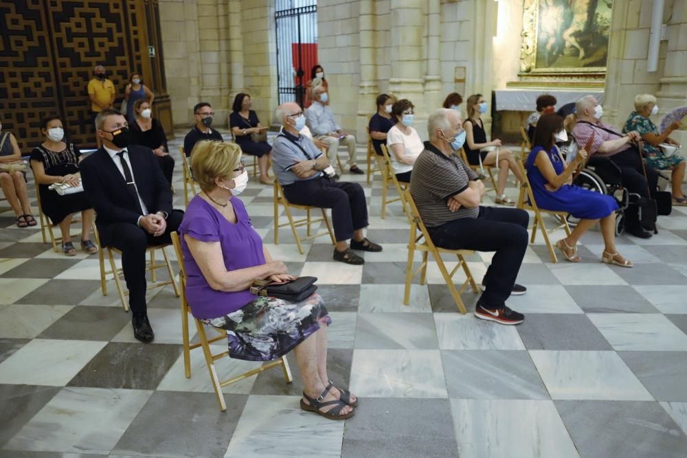 Misa en honor a los fallecidos por coronavirus en la Catedral