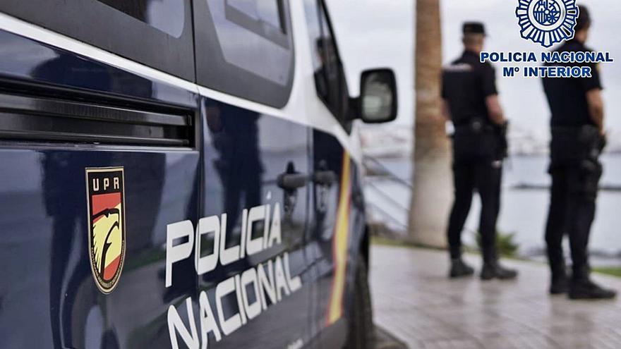 Policías nacionales. | | E.D.