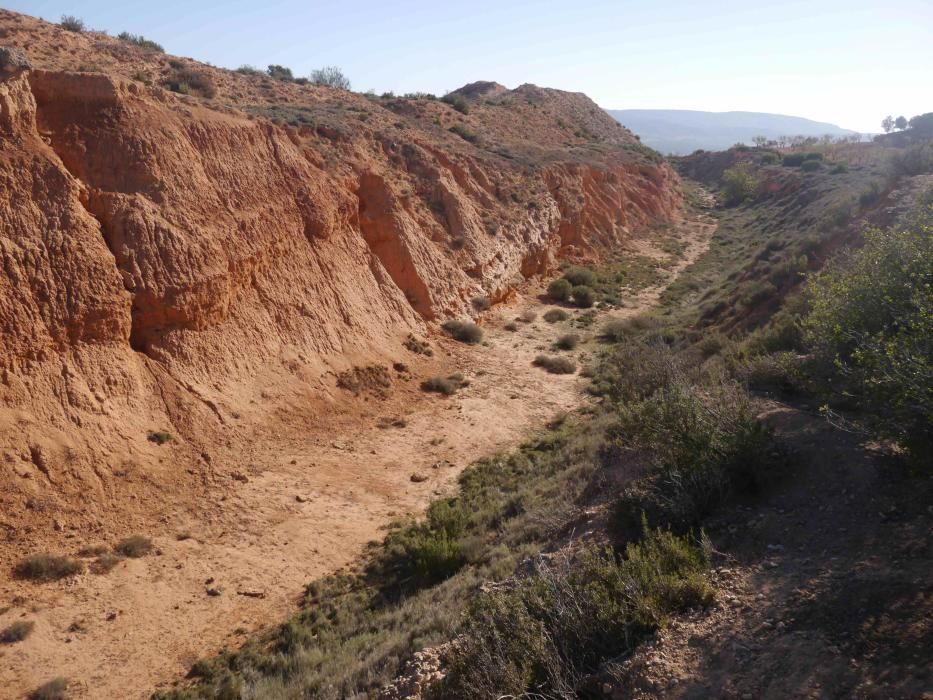 La loma de Las Albarizas quedó cortada por los antiguos trazados en dirección a Valencia. Éste es el más antiguo.