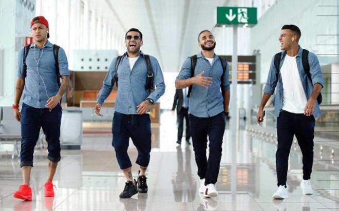 Los jugadores, en la terminal 1 del Aeropuerto de El Prat