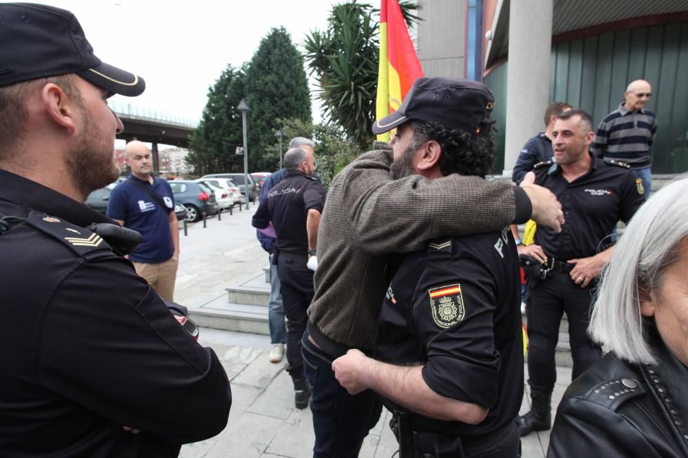 Los policías destinados en Cataluña llegan a Gijón