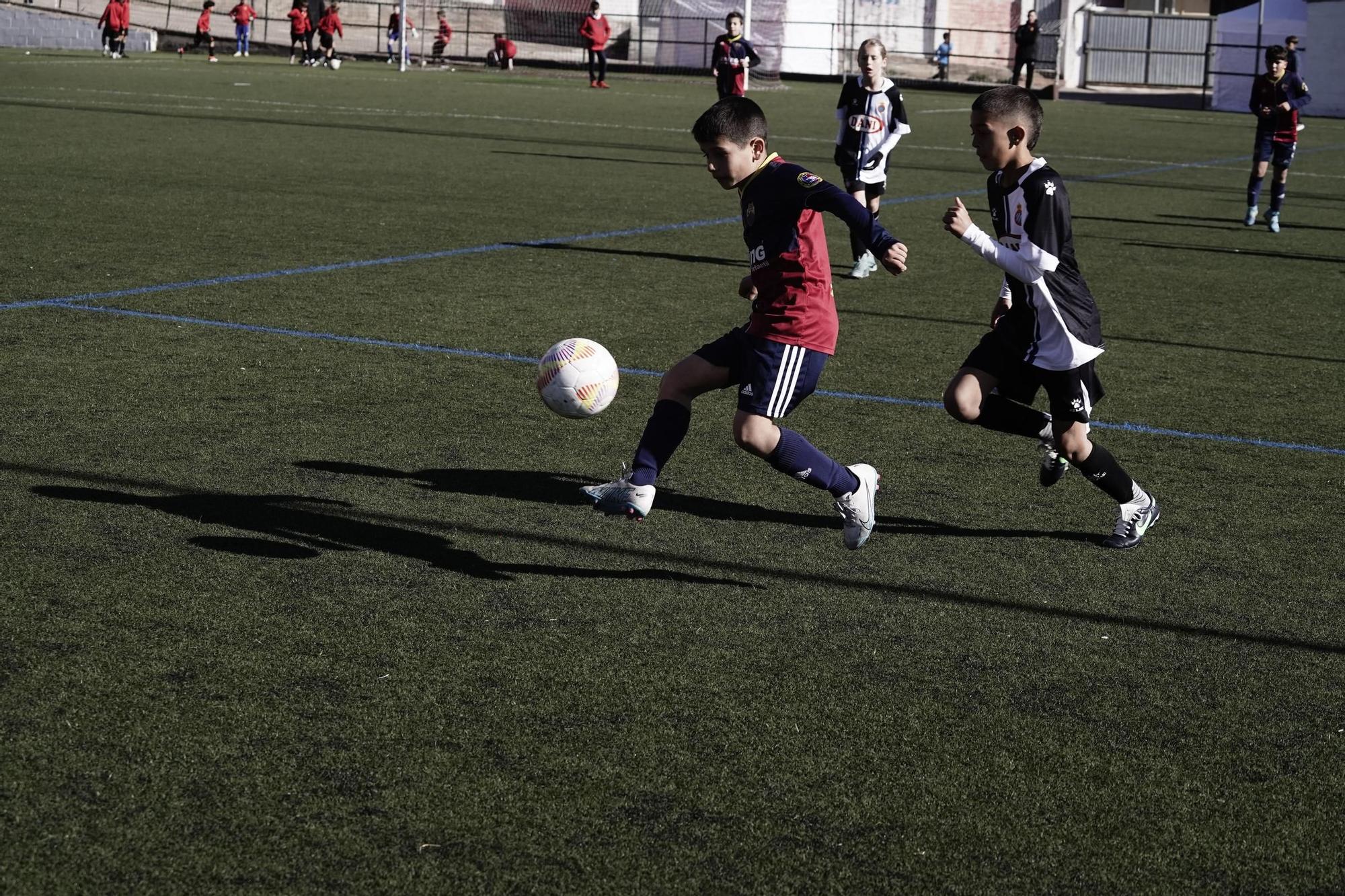 Imatges de la desena edició del torneig Ciutat de Berga de futbol-7 benjamí