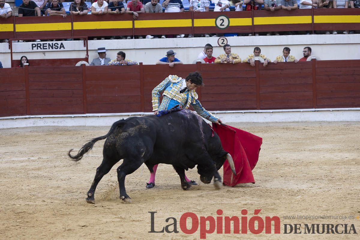 Tarde histórica en Abarán con la alternativa de José María Trigueros y el indulto de Tomás Rufo, junto a Castella salieron a hombros