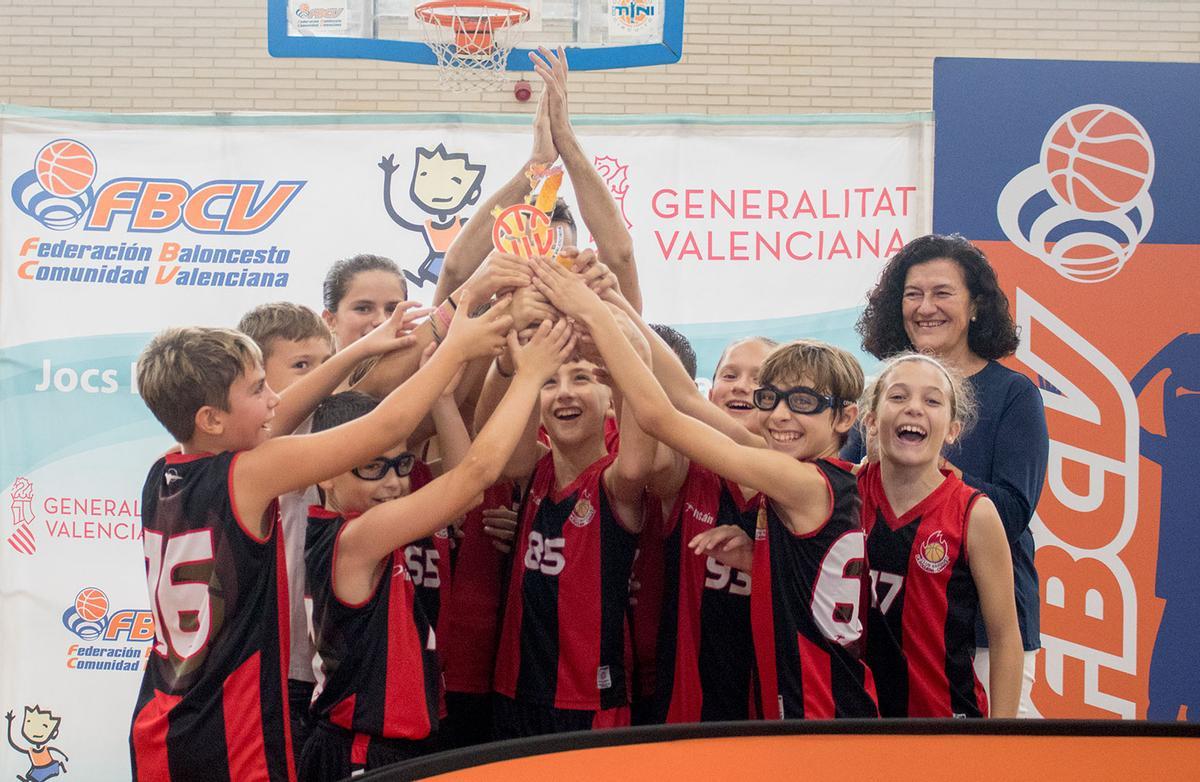 Campeón Alevín Masculino Primera - Valencia: La Pastisseria CB La Foguera Canals.jpg