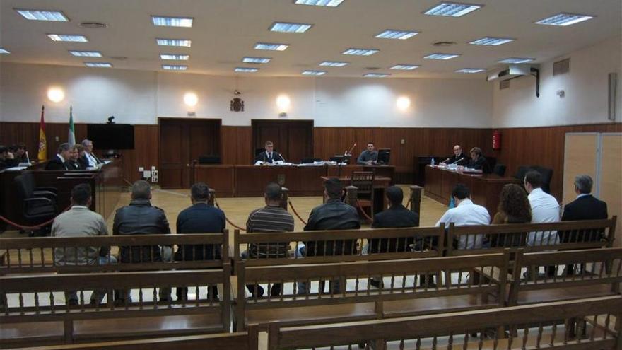 El juez vuelve a absolver al policía acusado de tener sexo con una menor
