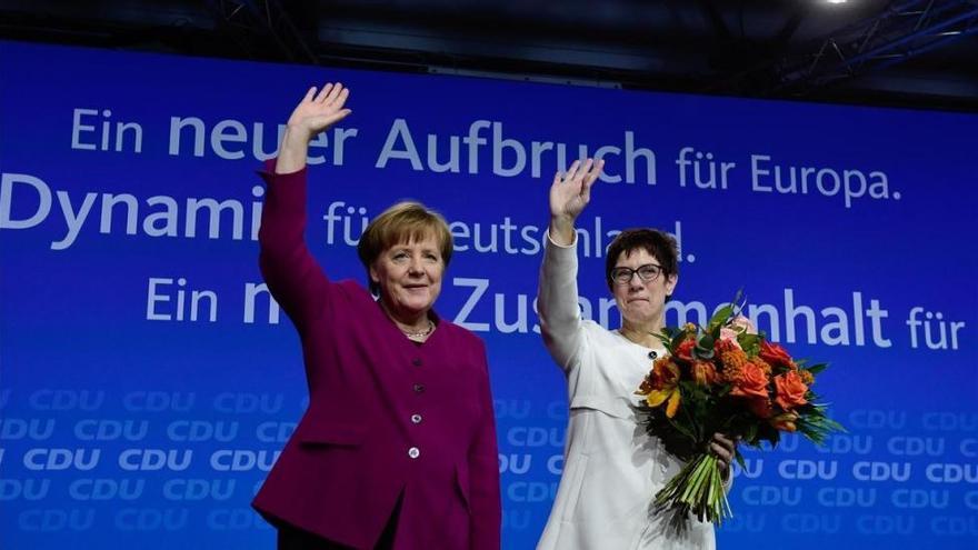 La CDU aprueba el Gobierno de gran coalición por una aplastante mayoría