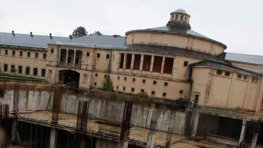 Estado actual del agujero del Palacio de Congresos.