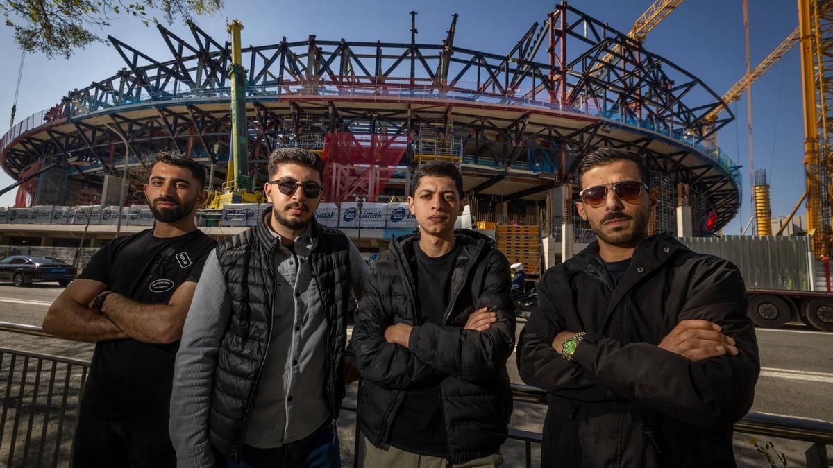 Los testimonios de cuatro refugiados palestinos que denuncian explotación laboral en las obras del Camp Nou
