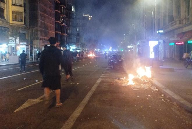 "La generación que quiere romper con todo": qué hay detrás de 'Blocus', los disturbios de Barcelona y las nuevas protestas