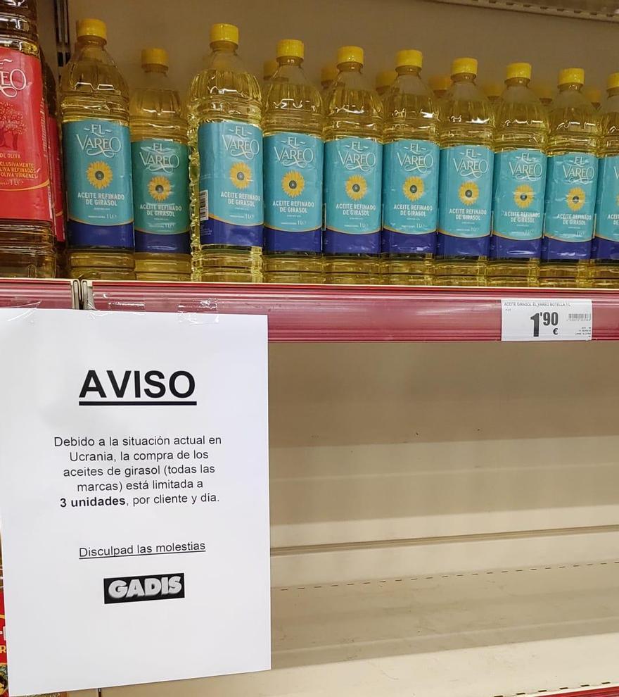 Cartel que avisa de la limitación sobre el aceite de girasol en Gadis.