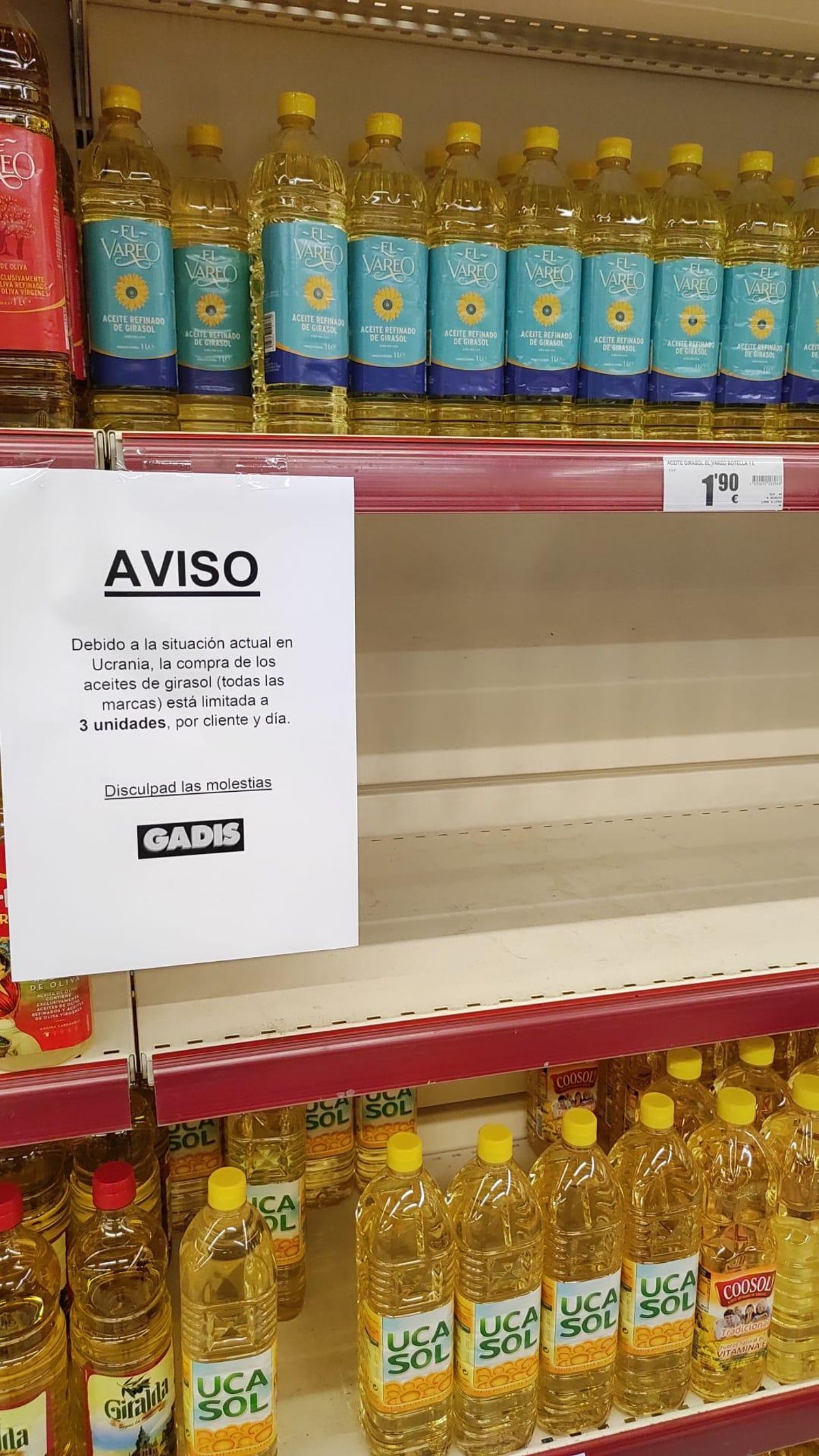 Cartel que avisa de la limitación sobre el aceite de girasol en Gadis.