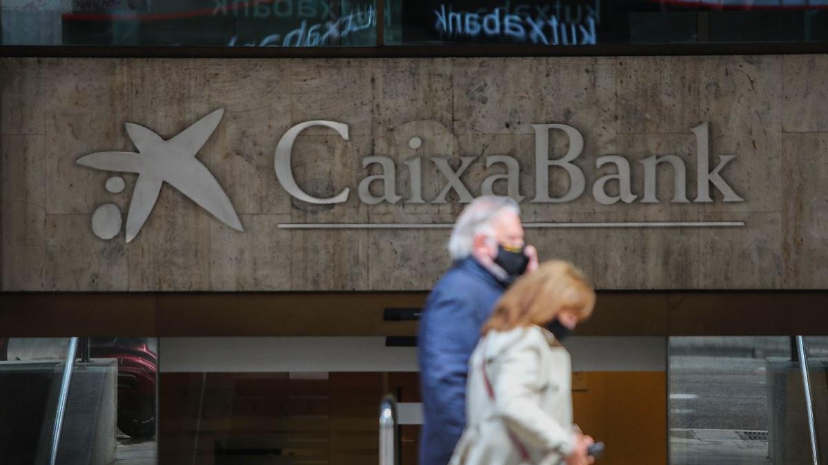 CaixaBank plantea 942 despidos en la C. Valenciana en el mayor ERE de un banco