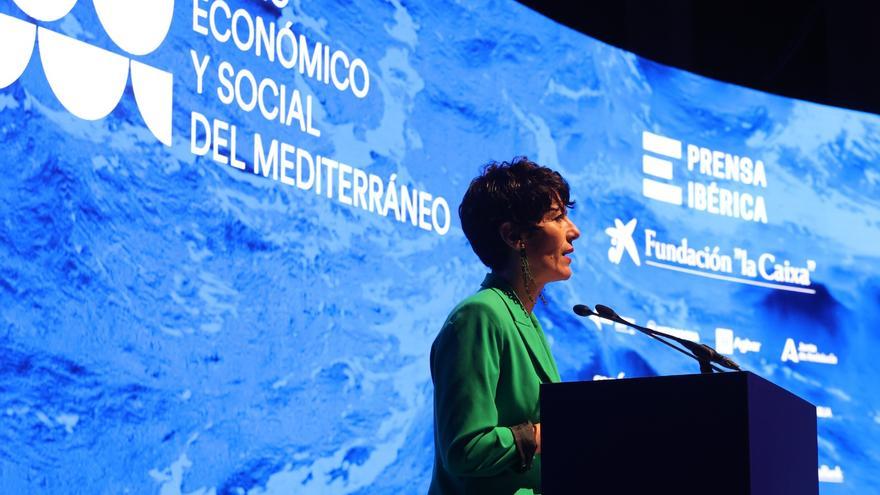 La ministra de Seguridad Social, Elma Saiz, en el Foro Mediterráneo