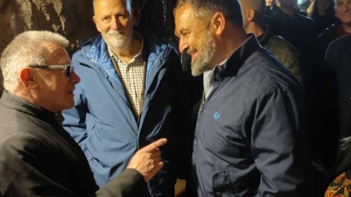 Abascal, con el abad de Covadonga, Adolfo Mariño.