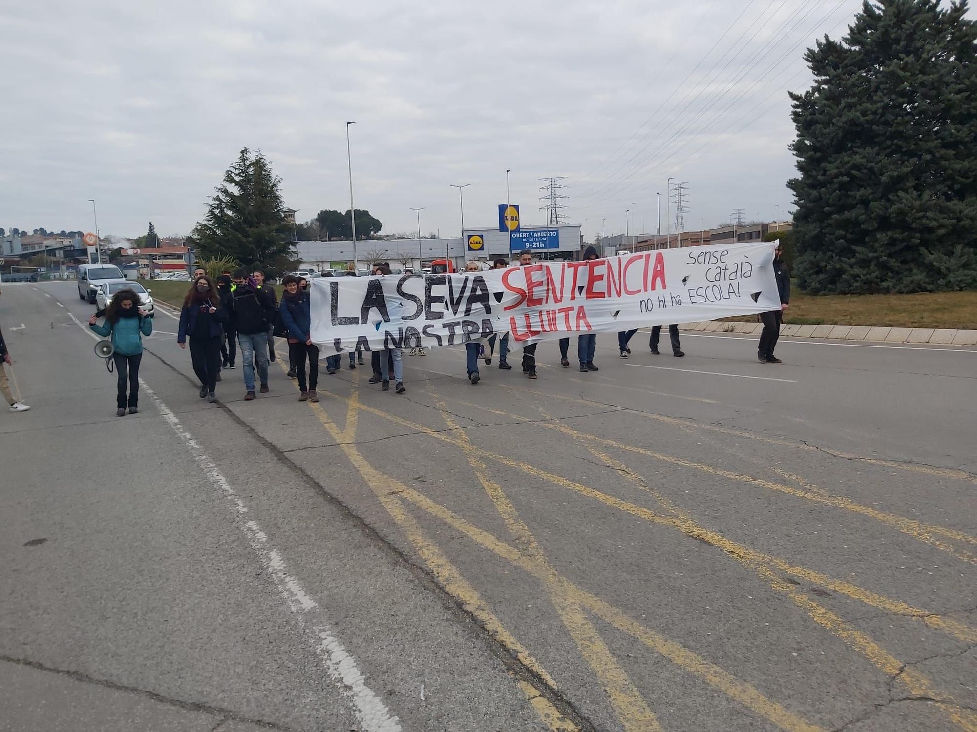 El sector educatiu es manifesta a Manresa