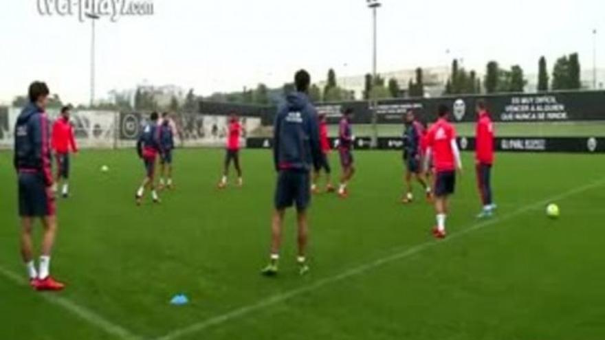 Entrenamiento bajo la lluvia del Valencia CF