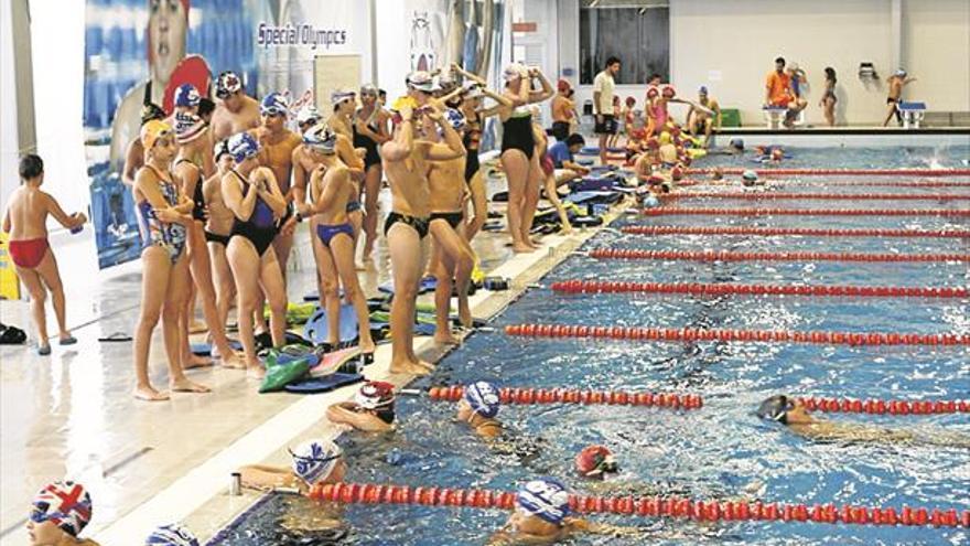 Castellón oferta 3.000 plazas para cursos de natación en las piscinas