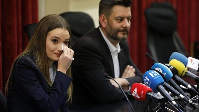 Puig, rodeado de 7 consellers,
anuncia la suspensión de las
fallas 2020.  f.bustamante