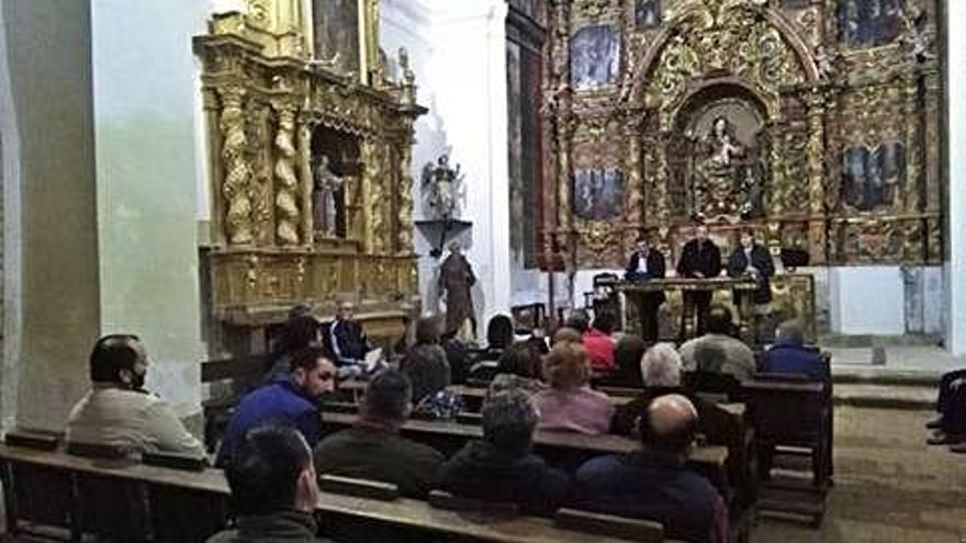 Un momento de la asamblea general de la cofradía.