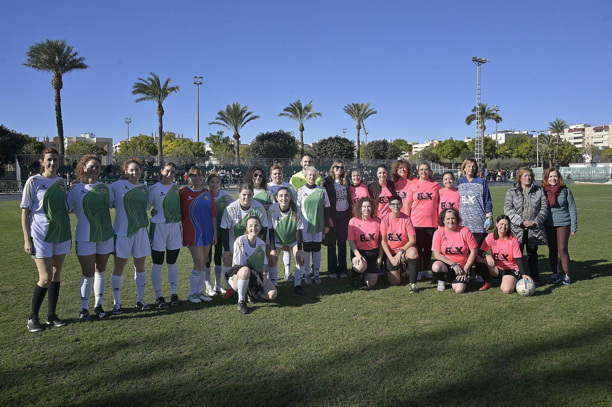 Partido de futbol benefico populares informadores