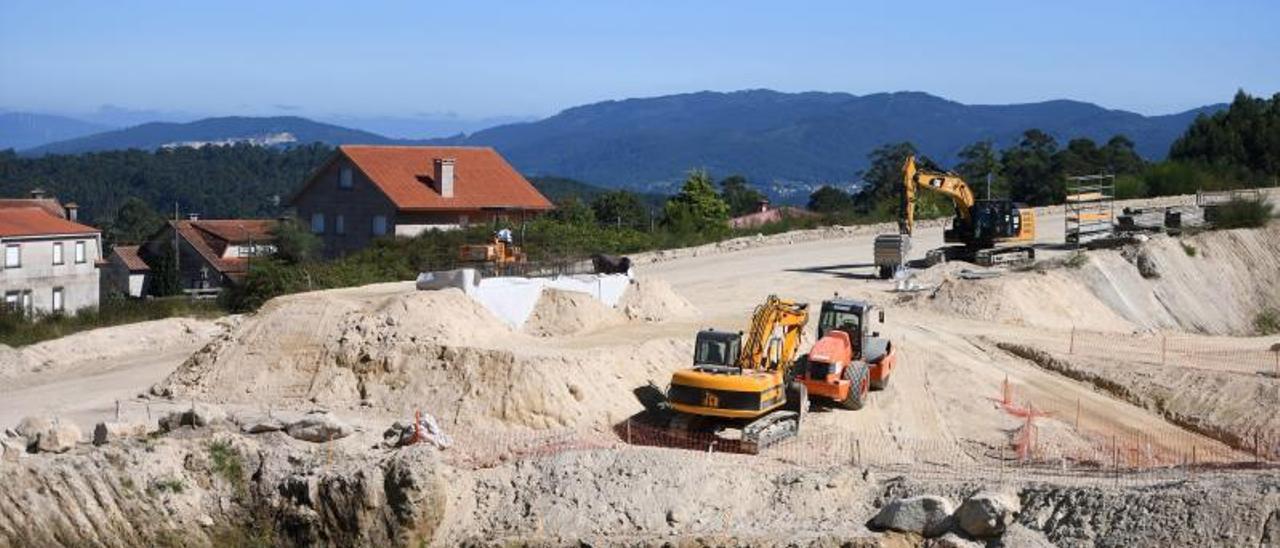 Obras de la A-57 en Marcón en agosto pasado, todavía muy retrasadas. |   // G. SANTOS