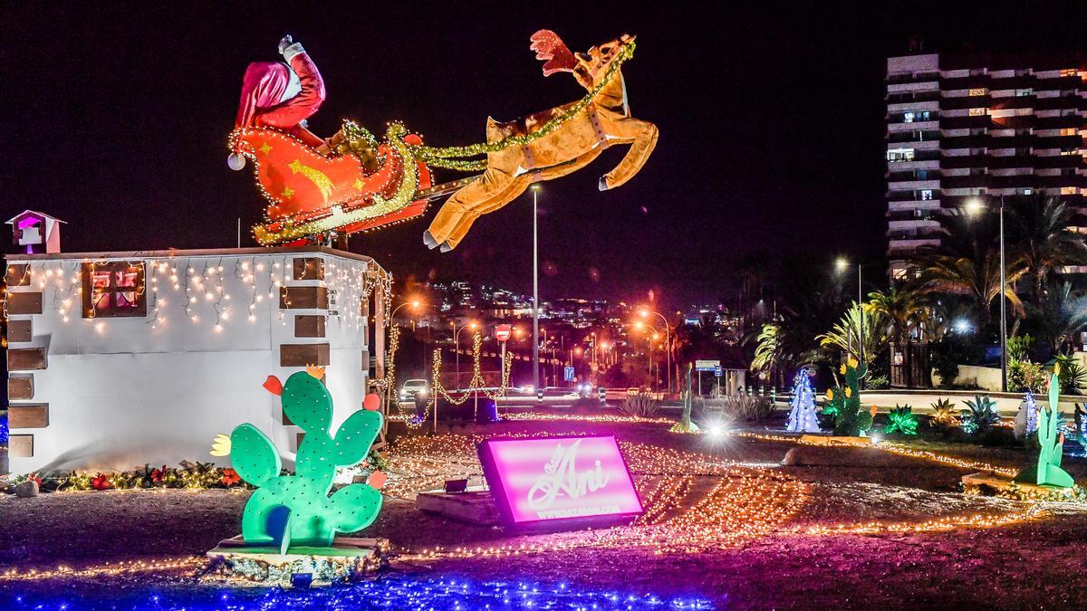 La luces navideñas iluminan los pueblos