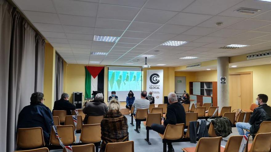 La charla tuvo lugar en el centro cívico. | SERVICIO ESPECIAL
