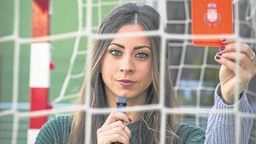 Lorena García: «Hay que acostumbrarse   a ver mujeres arbitrando»