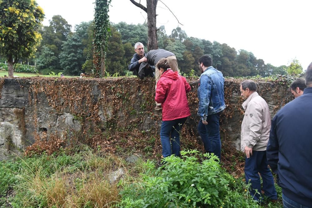 Militantes del BNG ocupan el pazo de Meirás en Sada