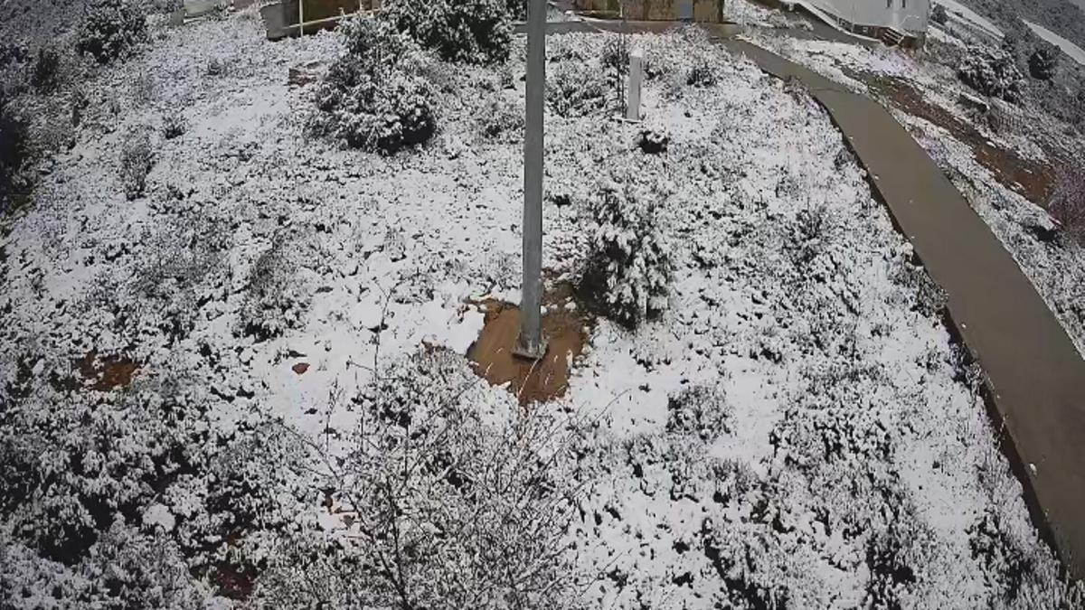 Imagen de la nevada en Aras de los Olmos captada esta mañana por las cámaras del Observatorio Astronómico de la Universitat de València.