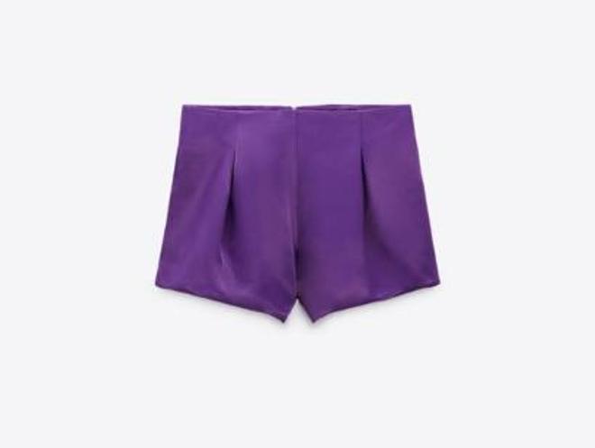 Shorts morados de las rebajas de Zara