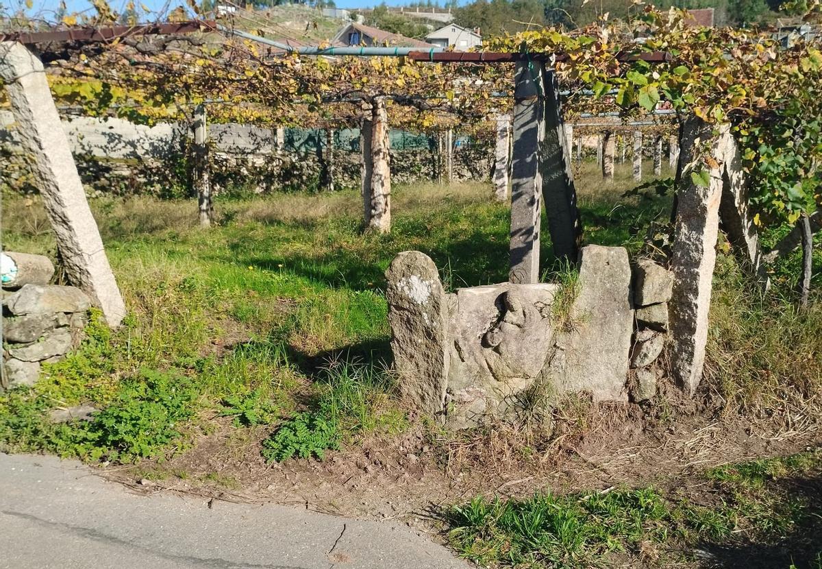 Peto da Viña da Santa en Vilariño (Simes).