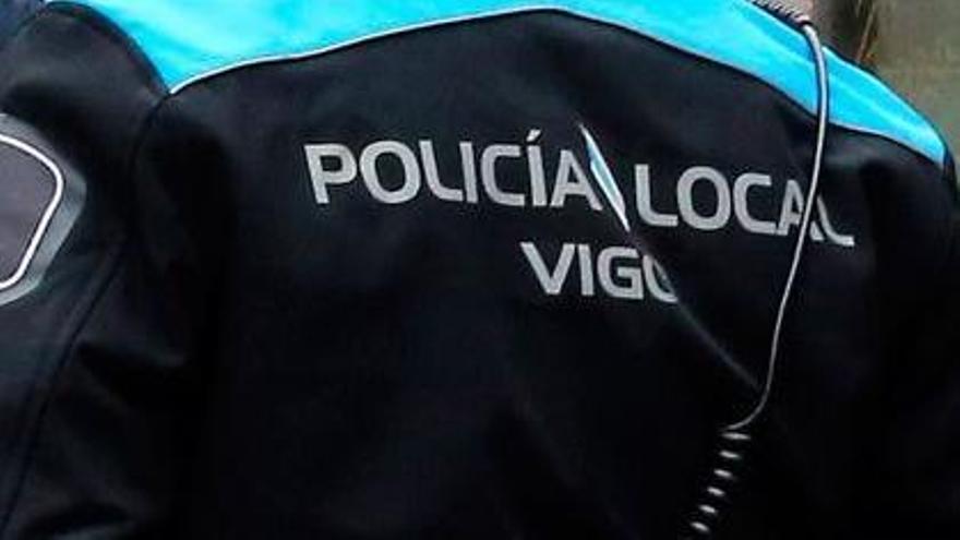 Dos agentes de la Policía Local de Vigo