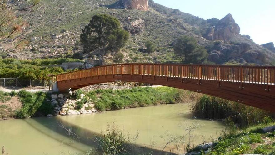 El puente colgante de La Cuna de Ojós.