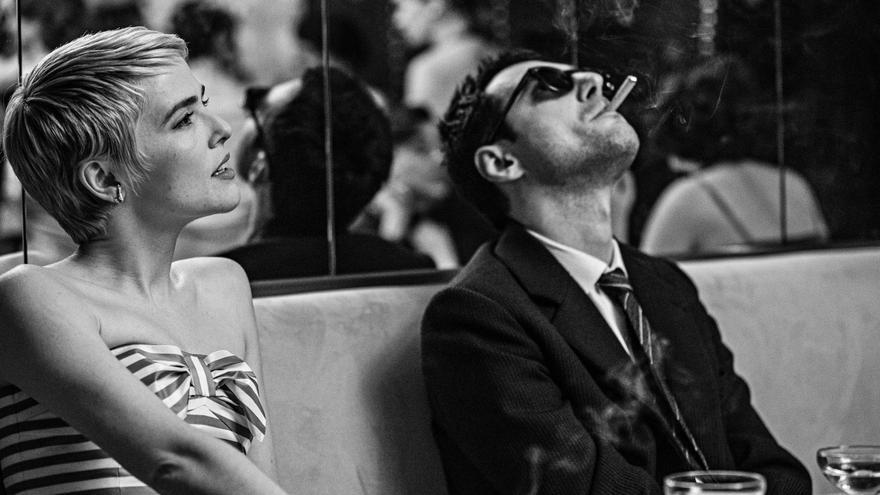 Crítica de 'Nouvelle Vague': Richard Linklater evoca, reconstruye y reivindica con afecto la gestación de 'Al final de la escapada' de Godard