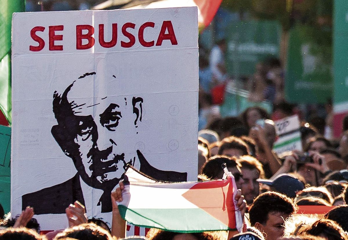 Manifestantes pro Palestina en la última etapa de la Vuelta en Madrid. Manifestantes pro Palestina en la última etapa de la Vuelta en Madrid.