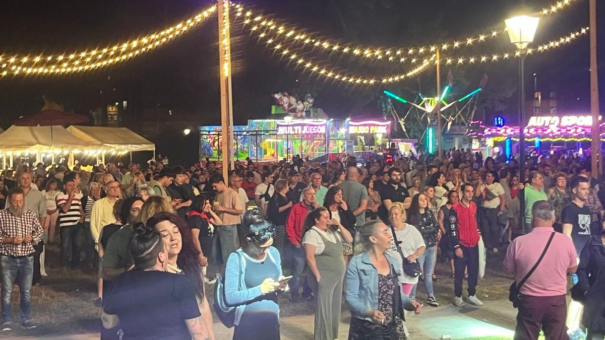 Ambiente en una de las noches de celebración en las fiestas de Jove.
