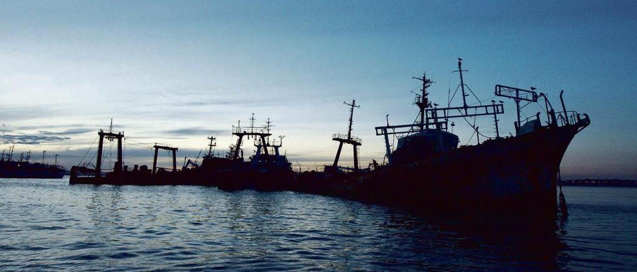 Un fotograma de &quot;Nocturno. Fantasmas de mar en puerto&quot;, rodado en el puerto de Montevideo.