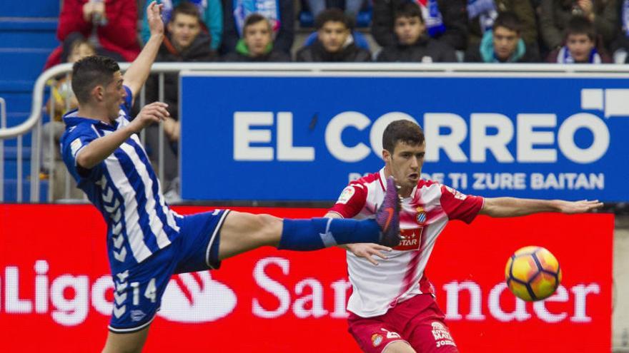 Imagen del partido entre el Alavés y el Espanyol