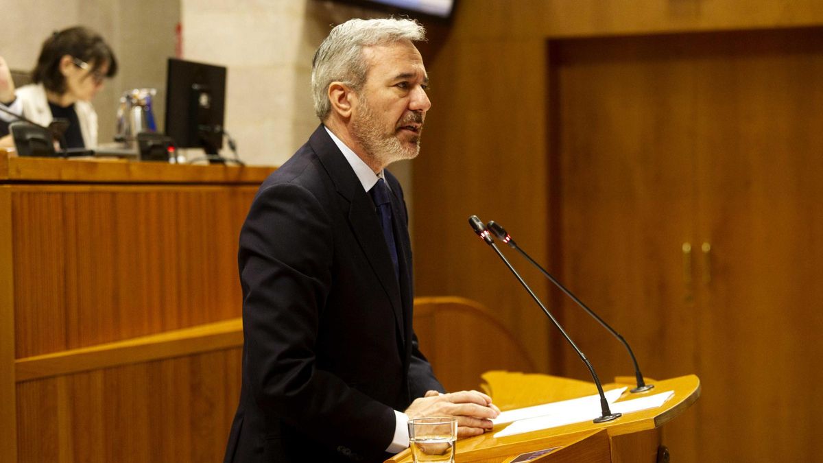 El presidente de Aragón, Jorge Azcón, durante su intervención de este jueves en el pleno de las Cortes.