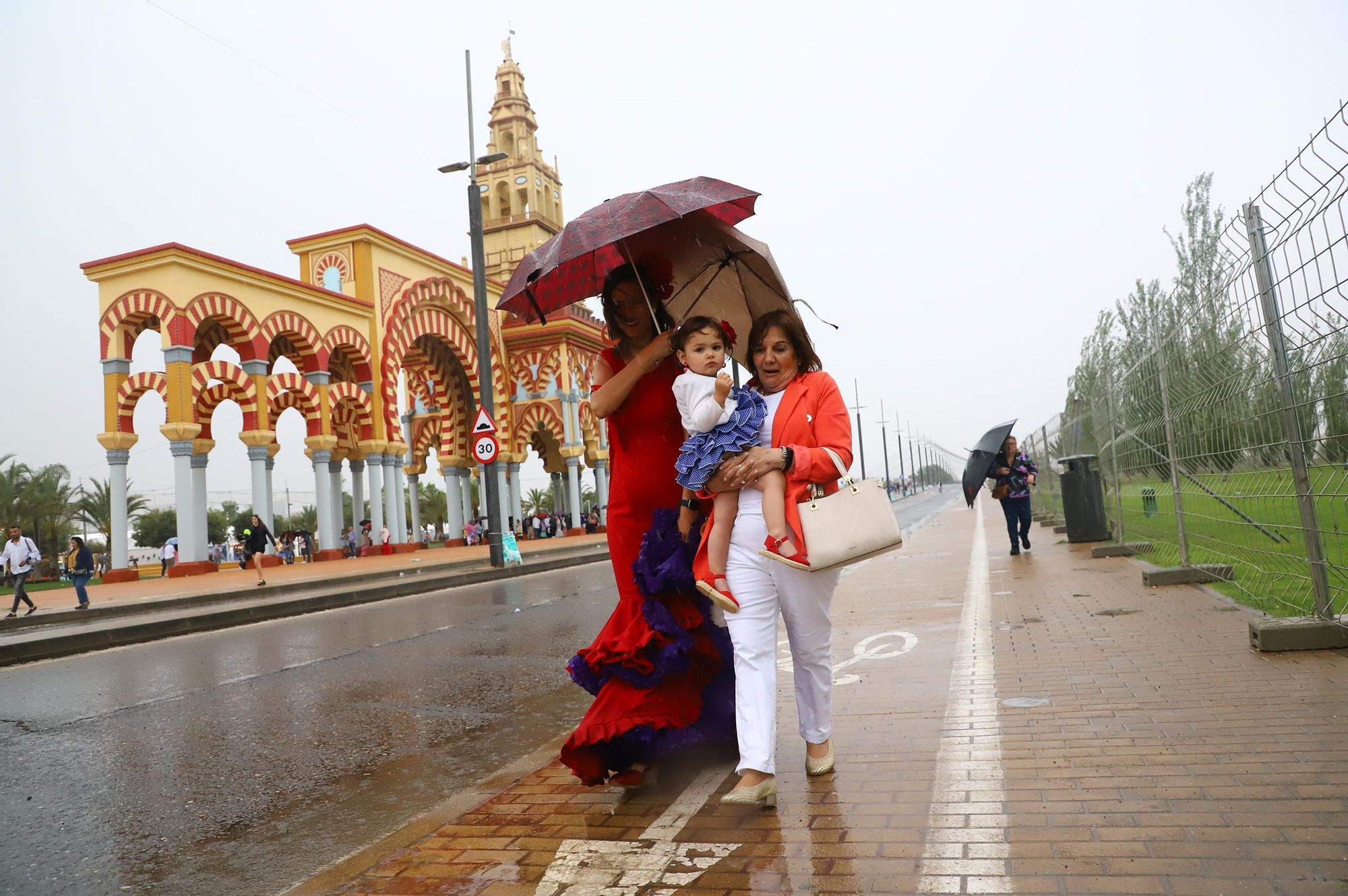 El primer día de Feria marcado por la lluvia