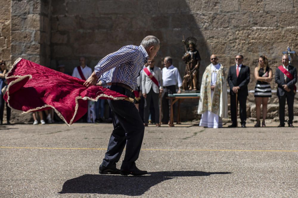 Baile de la bandera de Almeida de Sayago