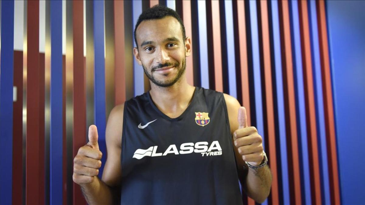 Hanga habló de su fichaje por el Barça tras un largo verano