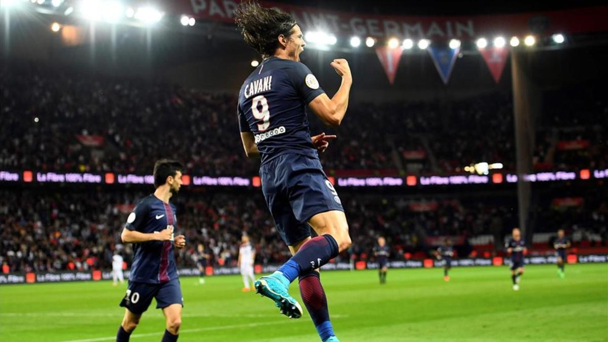 Cavani celebra la consecución de uno de sus goles